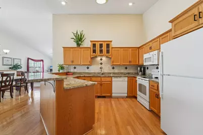 3084 Chisholm Court N, Maplewood, MN 55109 - Photo 10