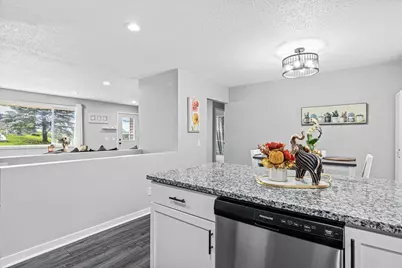 2200 Horizon Road, Burnsville, MN 55337 - Photo 4