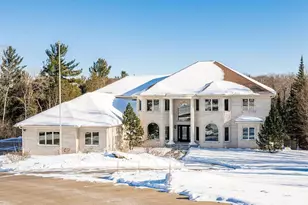 1944 Chinook Dr, Duluth, MN 55811 - Photo 1