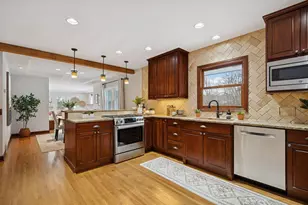 5107 Woodhill Rd, Minnetonka, MN 55345 - Photo 22