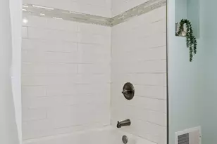 5107 Woodhill Rd, Minnetonka, MN 55345 - Photo 36