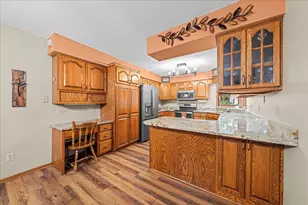 410 River Hills Rd, River Falls, WI 54022 - Photo 8