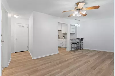 2690 Oxford Street N #209, Roseville, MN 55113 - Photo 12