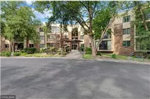 2690 Oxford St N, Roseville, MN 55113 - Photo 26