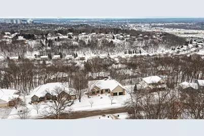 2011 Baihly Heights Drive SW, Rochester, MN 55902 - Photo 38