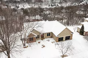 2011 Baihly Heights Dr SW, Rochester, MN 55902 - Photo 36