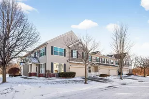 879 Braunworth Ct, Chaska, MN 55318 - Photo 2