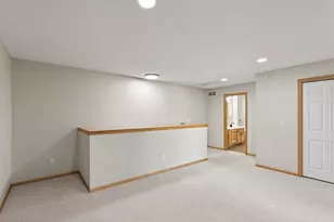 879 Braunworth Ct, Chaska, MN 55318 - Photo 18