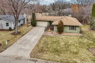 9545 Garrison Way, Eden Prairie, MN 55347 - Photo 38