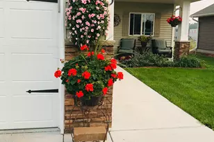 1003 Golden Way NW, Isanti, MN 55040 - Photo 4