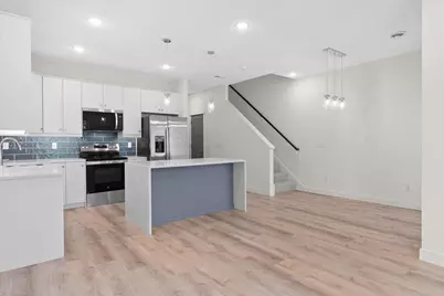 425 W 8th Street #22, New Richmond, WI 54017 - Photo 2