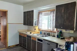 910 11th St, International Falls, MN 56649 - Photo 10