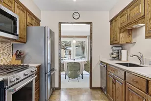 10186 Quaker Ln N, Maple Grove, MN 55369 - Photo 10