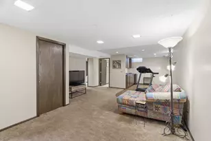 10186 Quaker Ln N, Maple Grove, MN 55369 - Photo 18