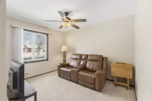 10186 Quaker Ln N, Maple Grove, MN 55369 - Photo 16