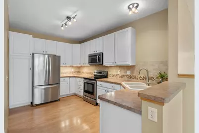 8042 Autumn Ridge Way, Chanhassen, MN 55317 - Photo 8