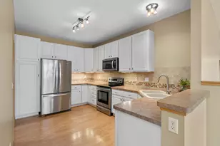 8042 Autumn Ridge Way, Chanhassen, MN 55317 - Photo 8