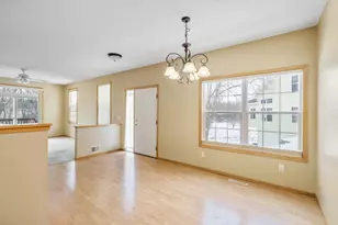 8042 Autumn Ridge Way, Chanhassen, MN 55317 - Photo 4