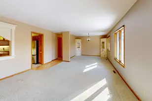 2217 Baihly Ct SW, Rochester, MN 55902 - Photo 4