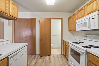 677 Mariner Way, Woodbury, MN 55129 - Photo 12