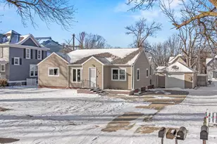 302 S Oak St, Hendricks, MN 56136 - Photo 1