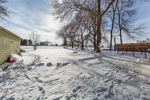 532 W Radichel St, Lake Crystal, MN 56055 - Photo 4