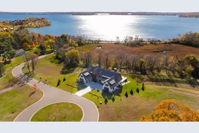 1105 Tanager Hill, Wayzata, MN 55391 - Photo 2