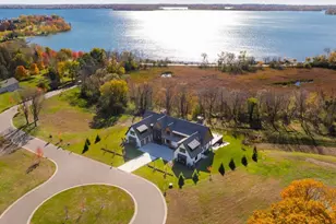 1105 Tanager Hl, Wayzata, MN 55391 - Photo 2