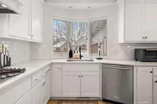 5200 Malibu Dr, Edina, MN 55436 - Photo 6