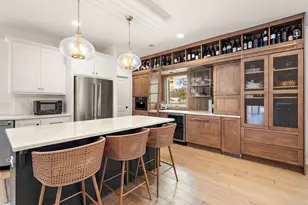 5200 Malibu Dr, Edina, MN 55436 - Photo 4