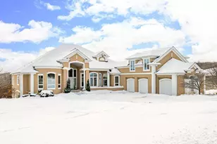 560 Marshall St, Duluth, MN 55803 - Photo 1