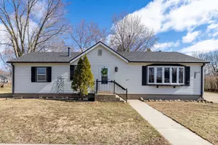 125 S Eagle St, Belle Plaine, MN 56011 - Photo 1