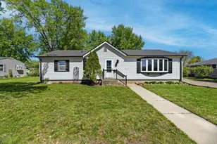 125 S Eagle St, Belle Plaine, MN 56011 - Photo 2