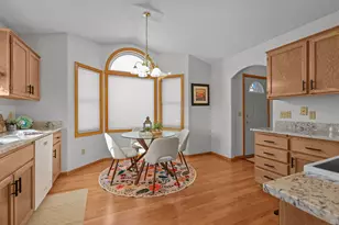 819 Moonlight Pl, Woodbury, MN 55125 - Photo 4