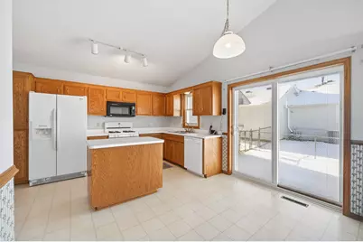 8446 Jergen Avenue S, Cottage Grove, MN 55016 - Photo 10