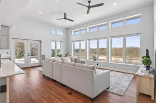 725 N Linden St, Belle Plaine, MN 56011 - Photo 2