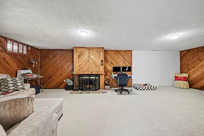 8305 Tamarack Trail, Eden Prairie, MN 55347 - Photo 10