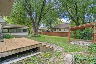 212 Birchwood Dr N, Stillwater, MN 55082 - Photo 2