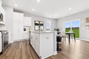 10749 Hemingway Ave S, Cottage Grove, MN 55016 - Photo 4