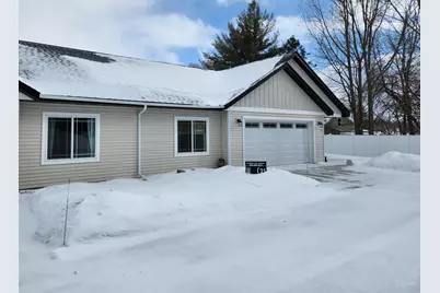 323 1/2 Fairgrounds Road #4, Alexandria, MN 56308 - Photo 2