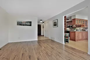 8276 Kingslee Rd, Bloomington, MN 55438 - Photo 10