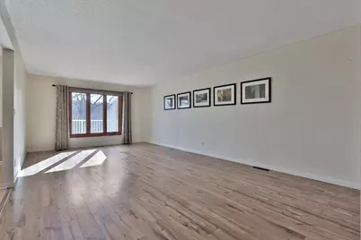 8276 Kingslee Road, Bloomington, MN 55438 - Photo 14