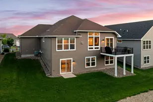9062 7th St N, Lake Elmo, MN 55042 - Photo 2