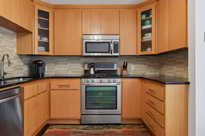 30 Greenway Gables, Minneapolis, MN 55403 - Photo 18