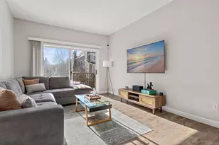 2312 Eagle Trace Ln, Woodbury, MN 55129 - Photo 2