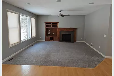 10772 Hawthorn Trail, Woodbury, MN 55129 - Photo 8