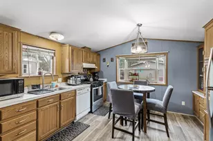 2401 Bison Dr, Maplewood, MN 55119 - Photo 16