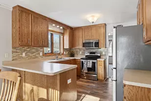 10069 Harriet Ave S, Bloomington, MN 55420 - Photo 2