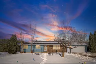 521 McDevitt St, Shakopee, MN 55379 - Photo 2