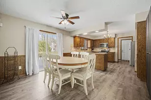 521 McDevitt St, Shakopee, MN 55379 - Photo 10